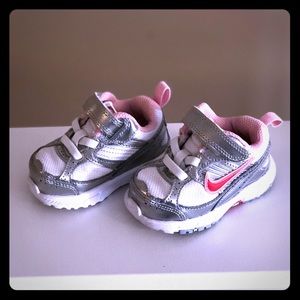 Baby Girl Nike Shoes Sz 3C Hard sole